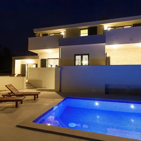 Adrimar Villa Risika