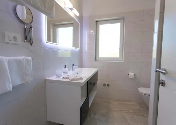 Adrimar ヴィラ リスィカ