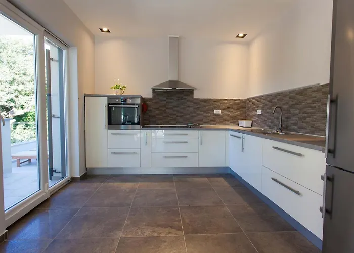 Adrimar ヴィラ リスィカ